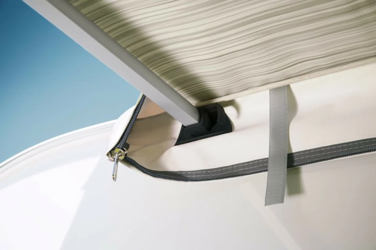 Thule Omnistor 1200 Caravan Awning Canopy 8 Thule Omnistor 1200 Caravan Awning Canopy - Image 6